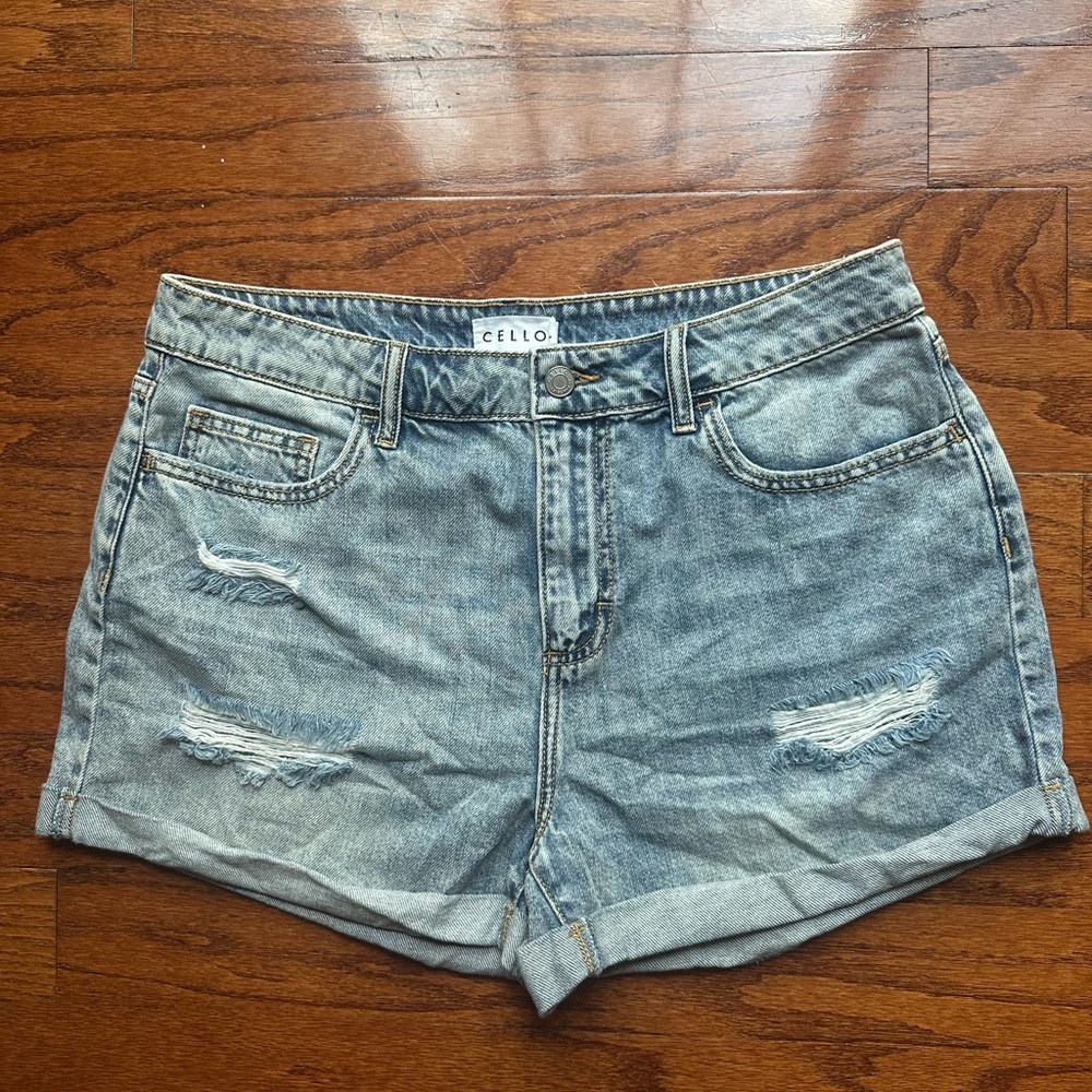 Cello Distressed Blue Jean Shorts Size L